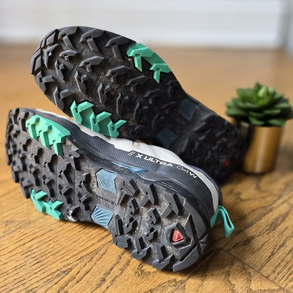 Salomon Hiking Shoes - Picture 4 of 11